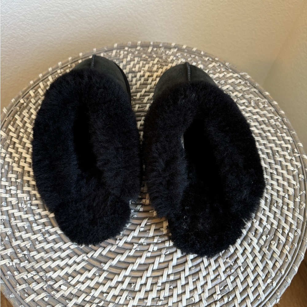 UGG Coquette Slippers. Size 8. Used - Good Condition! - Picture 4 of 5
